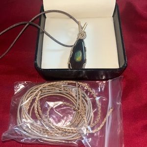 💗 Handmade precious gemstone tigers eye and emerald necklace 💗